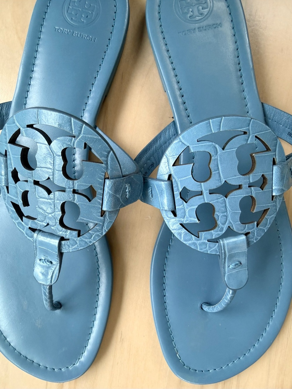 TORY BURCH Miller Croc-Embossed Sandals - Size 11 Excellent Pre-❤️ Condition - Picture 5 of 6